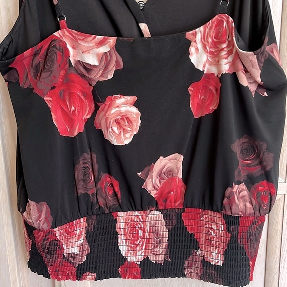 3/$30| 🌸 WHBM Jersey Knit Button Surplice Cami - Picture 8 of 9